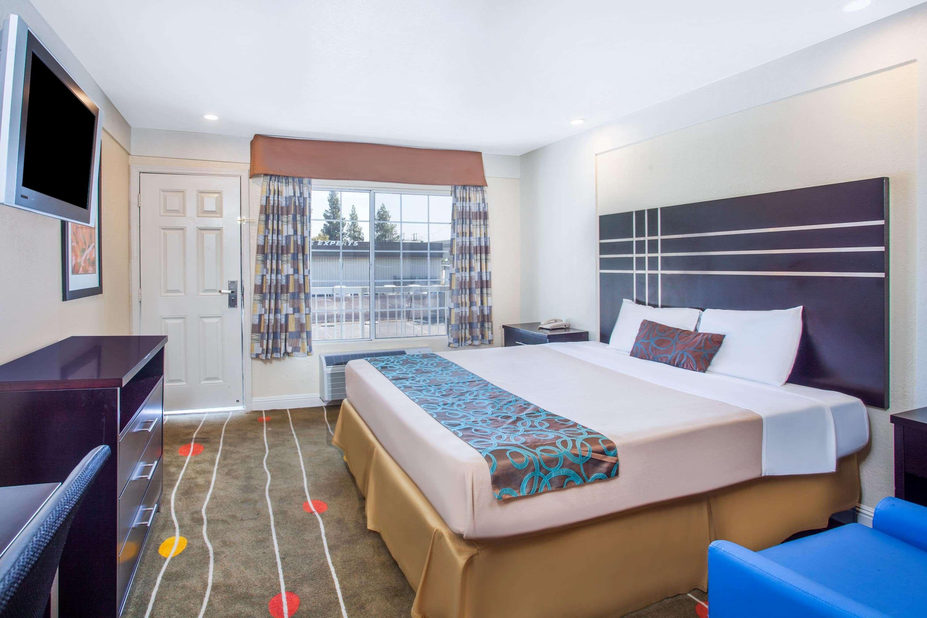 Travelodge By Wyndham Fresno Yosemite Area Buitenkant foto