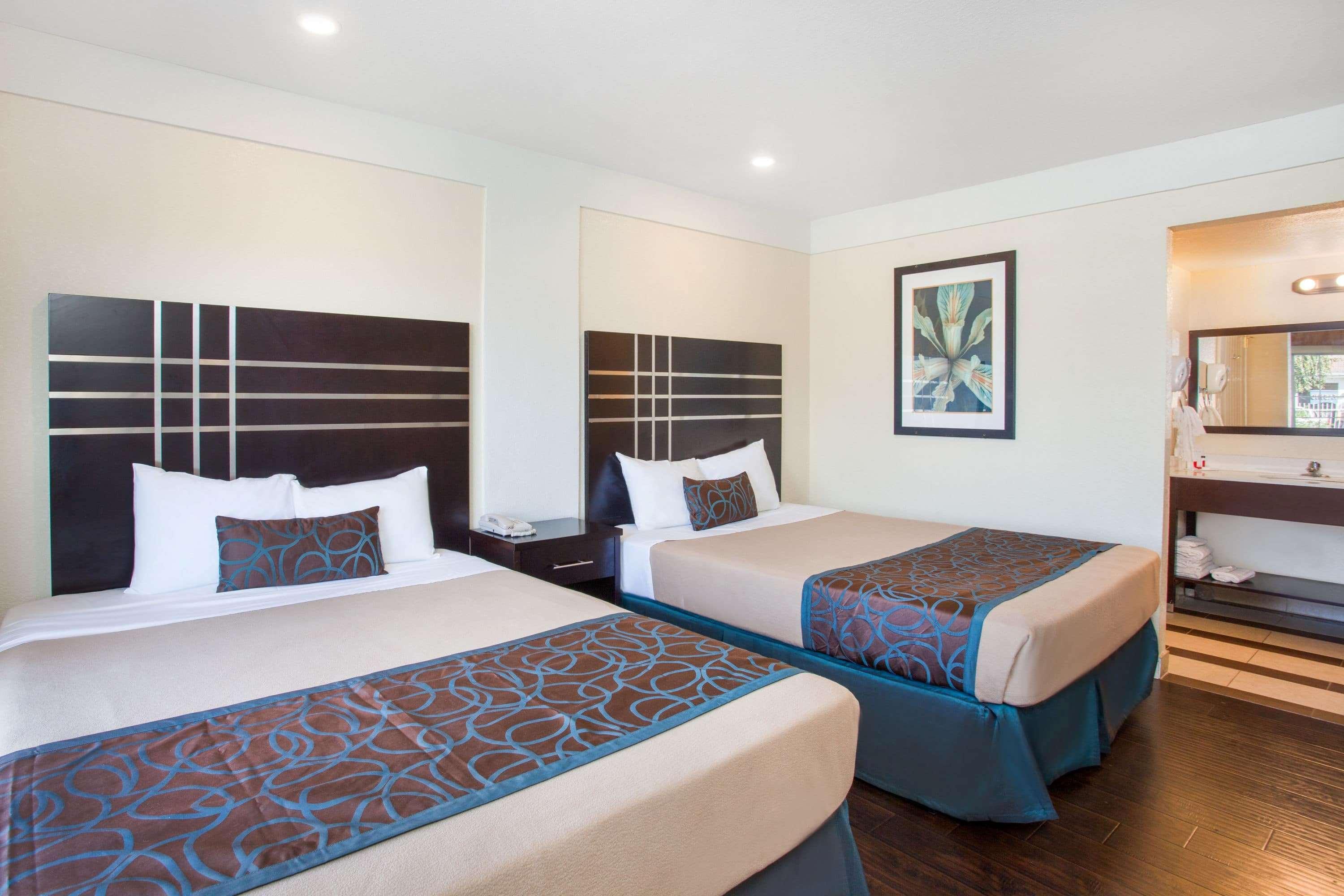 Travelodge By Wyndham Fresno Yosemite Area Buitenkant foto