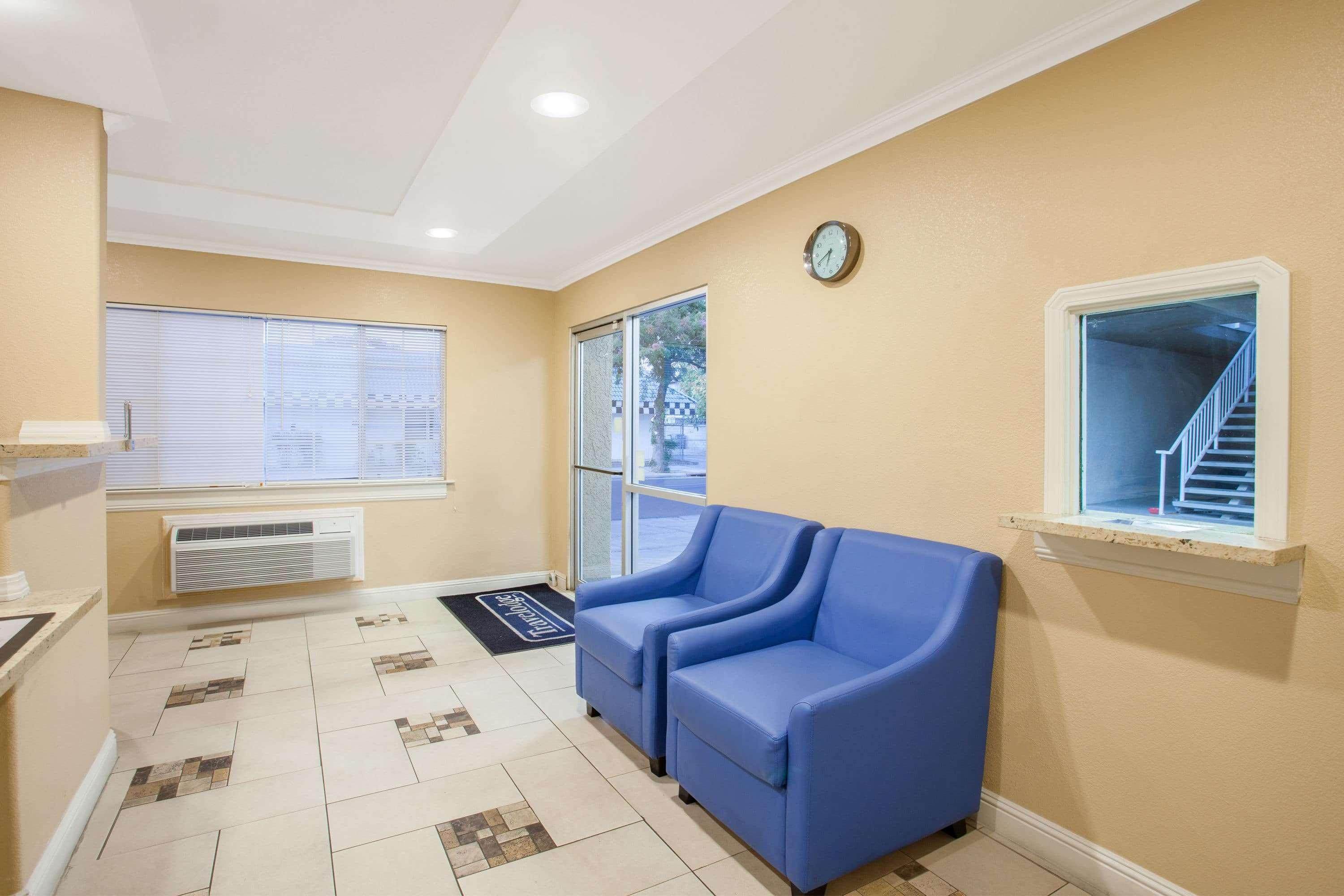 Travelodge By Wyndham Fresno Yosemite Area Buitenkant foto