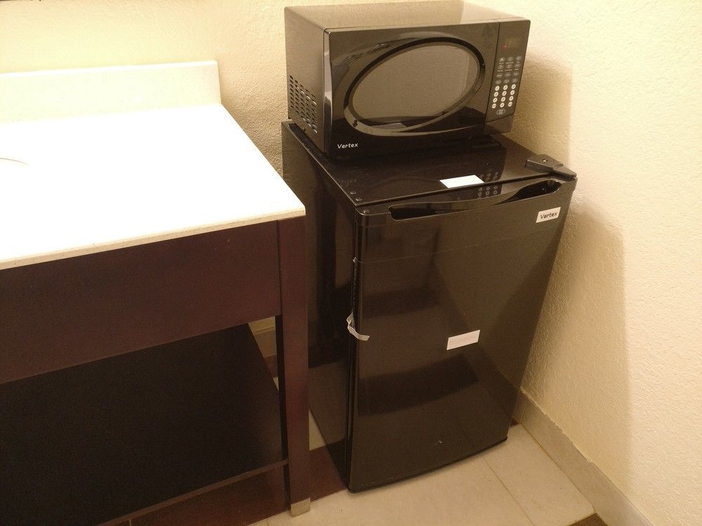 Travelodge By Wyndham Fresno Yosemite Area Buitenkant foto