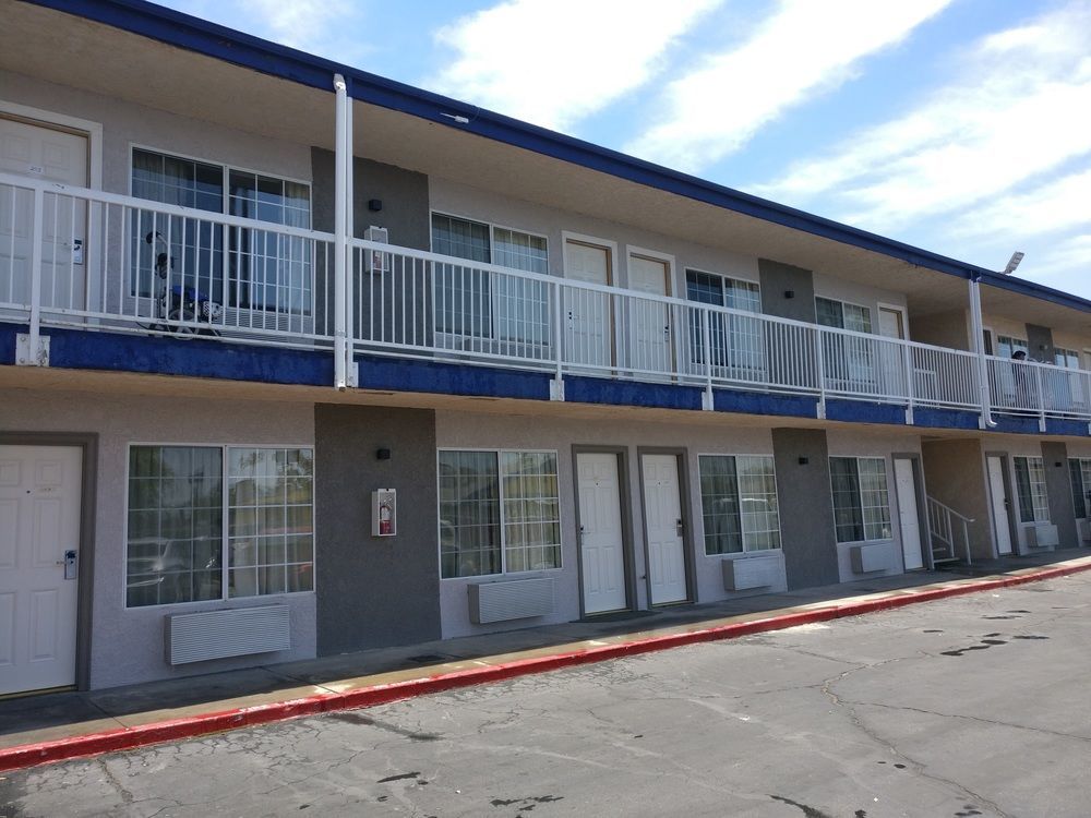 Travelodge By Wyndham Fresno Yosemite Area Buitenkant foto