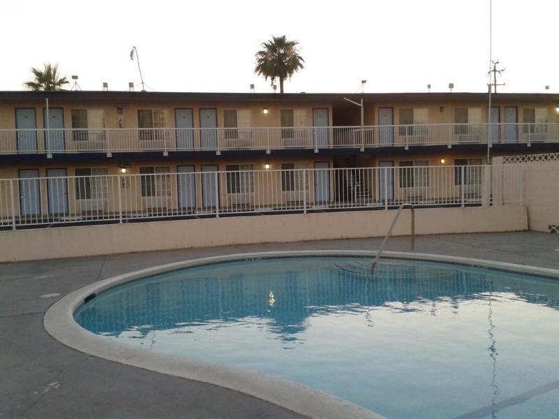 Travelodge By Wyndham Fresno Yosemite Area Buitenkant foto