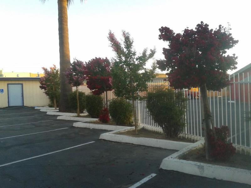 Travelodge By Wyndham Fresno Yosemite Area Buitenkant foto